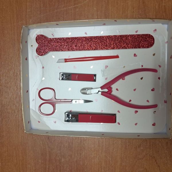 Coffret Manucure et pédicure 6 accessoires