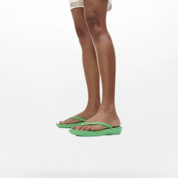 IqushionTongs Ergonomiques coloris Vert pastel